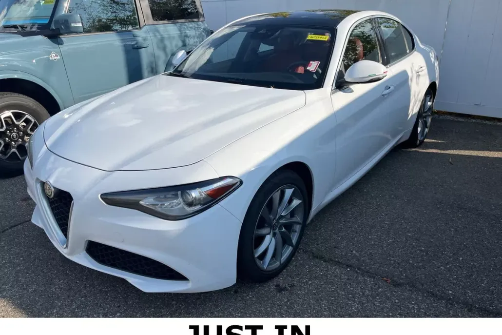2020 Alfa Romeo Giulia Base photo 1