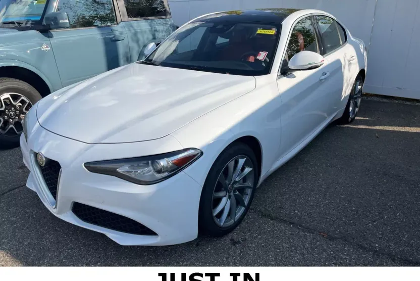 2020 Alfa Romeo Giulia Base photo 1
