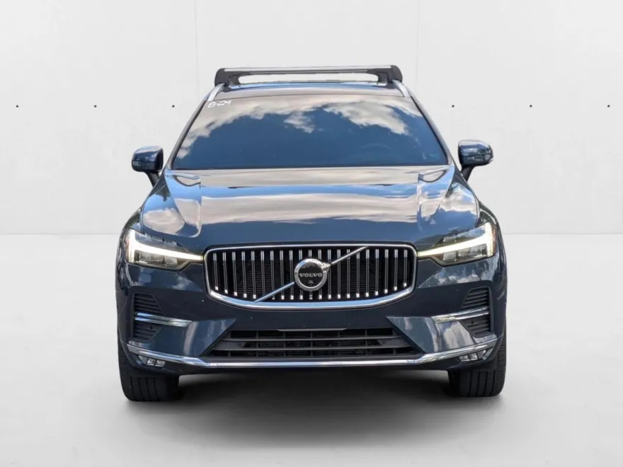 2022 Volvo XC60 B5 Inscription photo 1