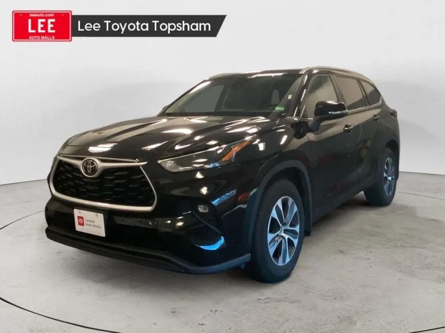 2024 Toyota Highlander XLE photo 1