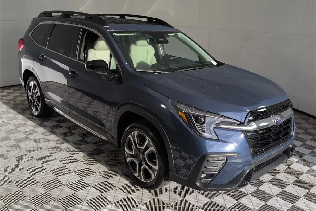 2025 Subaru Ascent Limited photo 1