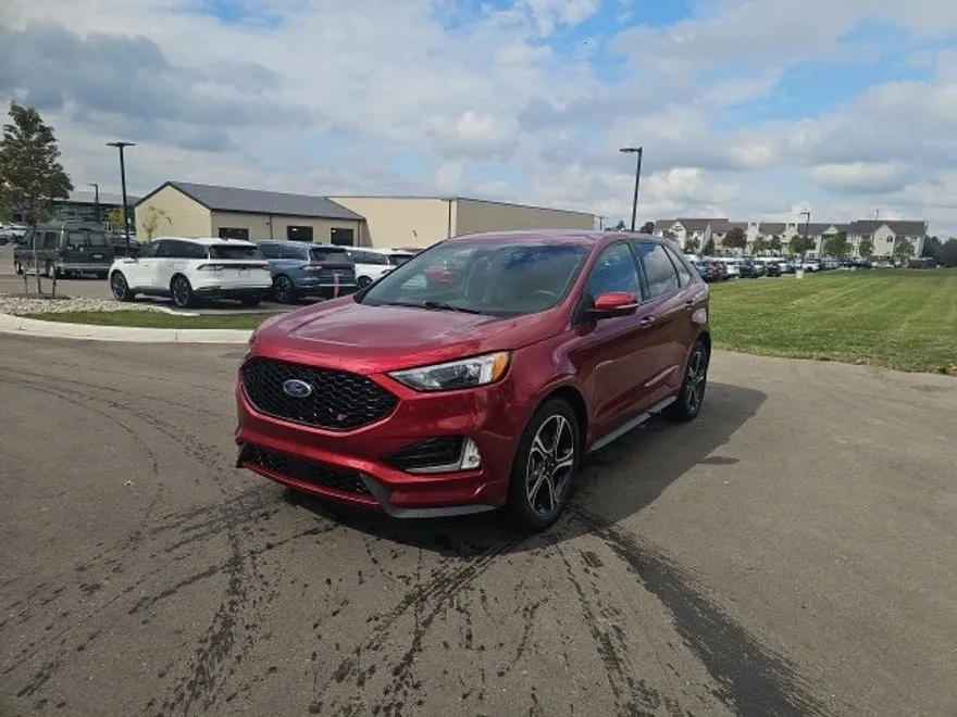2019 Ford Edge ST photo 1