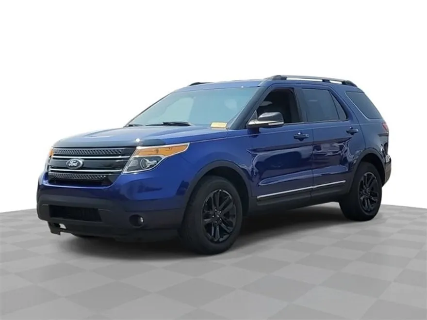 2015 Ford Explorer XLT photo 1