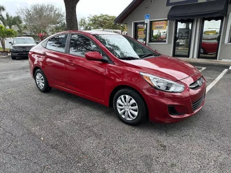 2016 Hyundai Accent SE photo 1