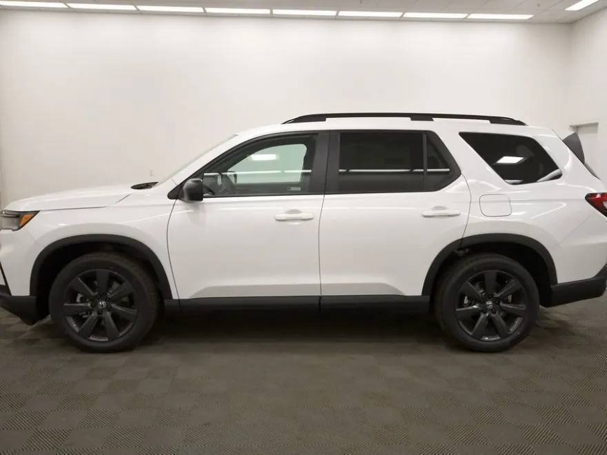 2025 Honda Pilot Sport photo 1