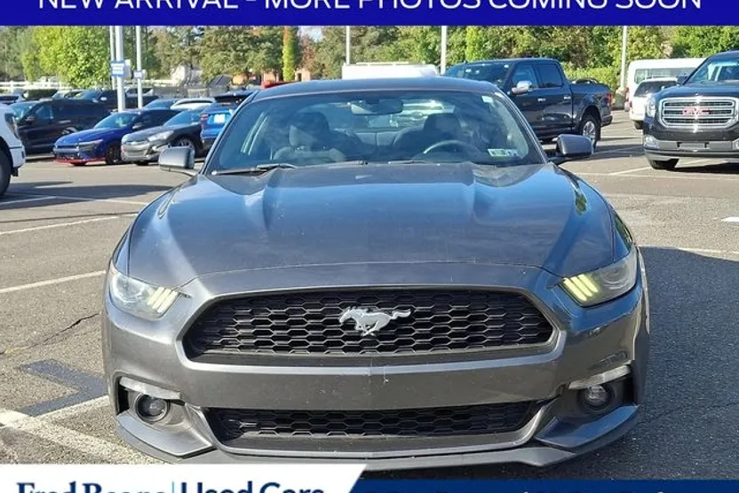 2016 Ford Mustang EcoBoost photo 1