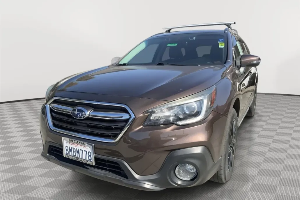 2019 Subaru Outback Touring photo 1