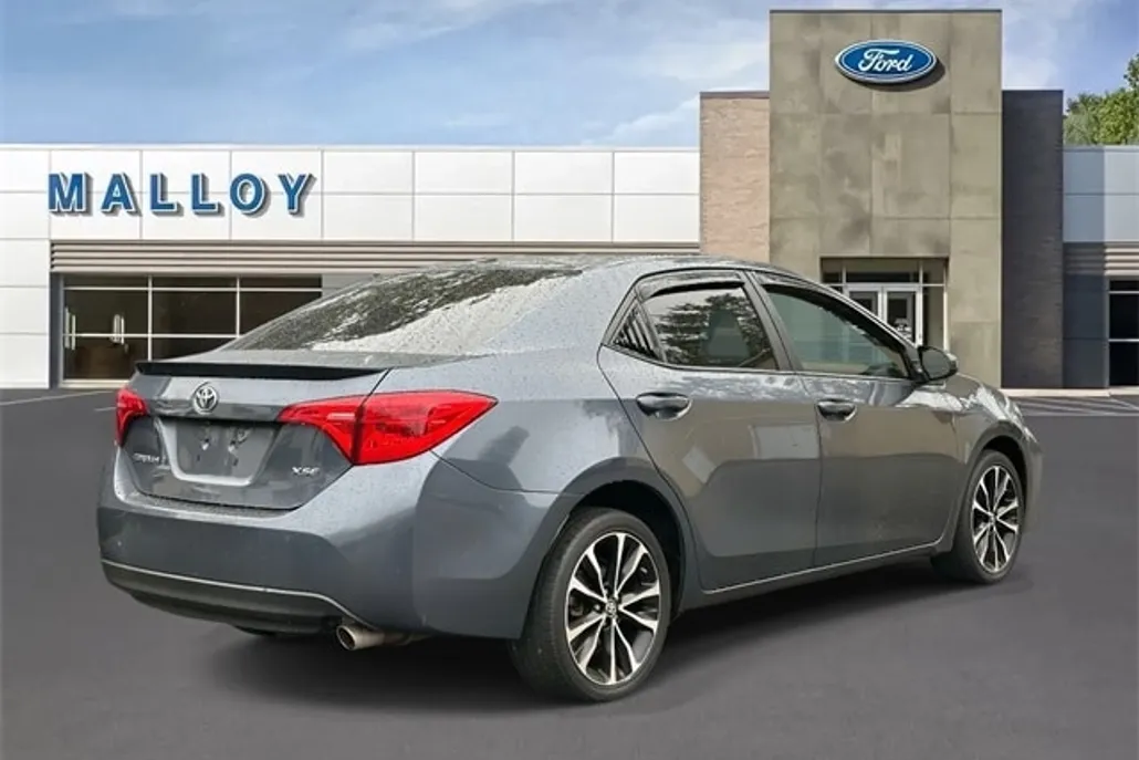 2018 Toyota Corolla XSE photo 1
