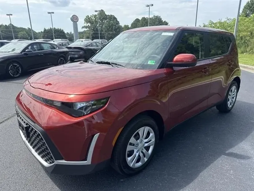 2025 Kia Soul LX photo 1