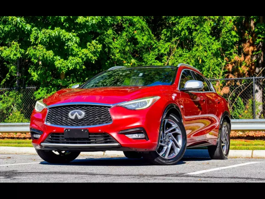 2017 Infiniti QX30 Premium photo 1