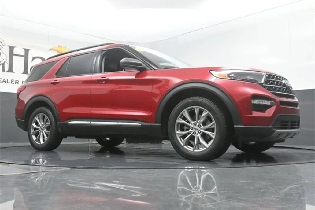 2022 Ford Explorer XLT photo 1
