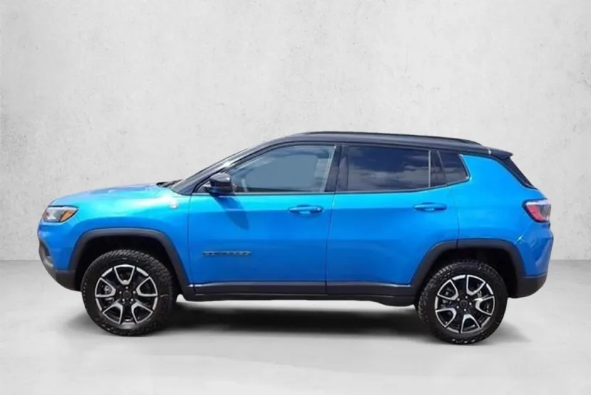 2025 Jeep Compass Trailhawk photo 1