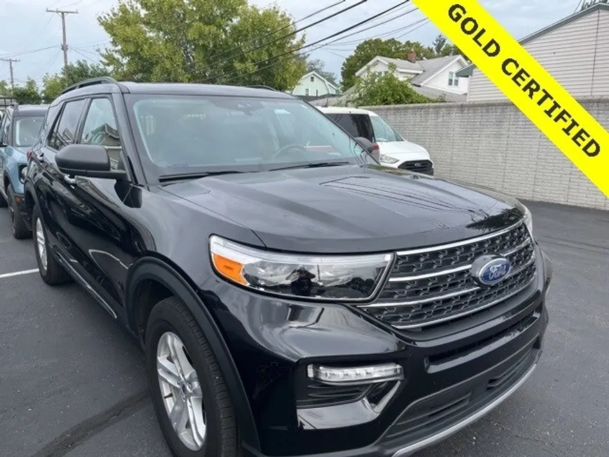 2023 Ford Explorer XLT photo 1