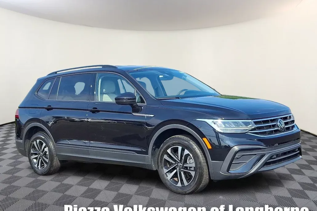2024 Volkswagen Tiguan S photo 1