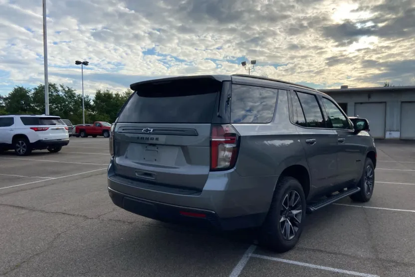 2021 Chevrolet Tahoe Z71 photo 1
