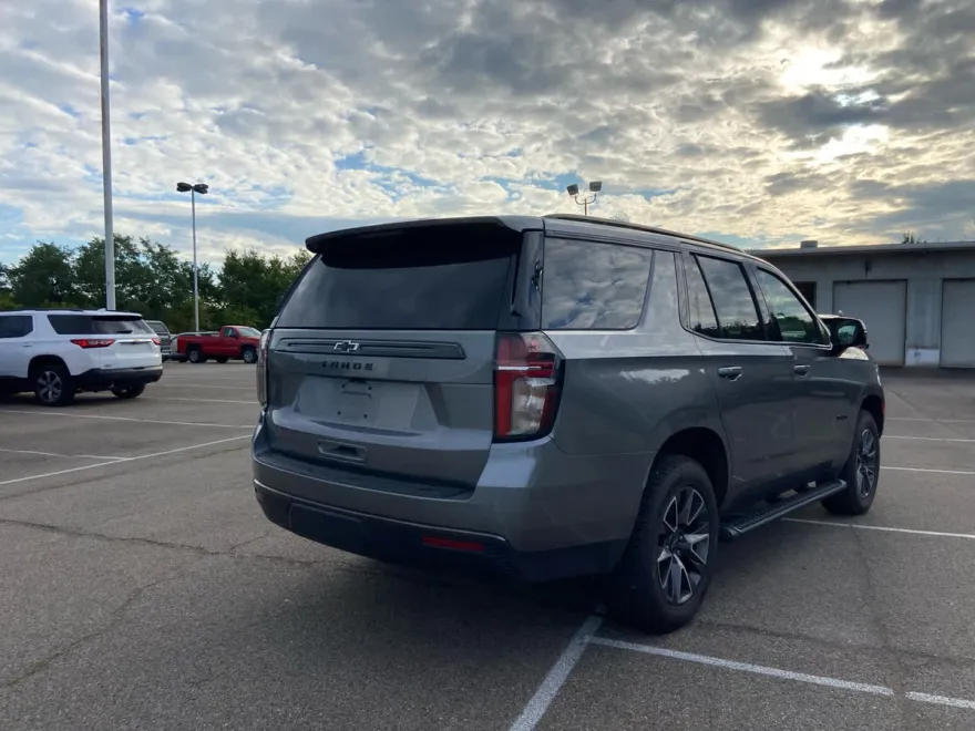 2021 Chevrolet Tahoe Z71 photo 1