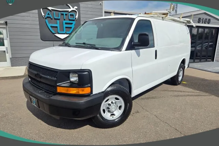 2015 Chevrolet Express 3500 Cargo Van photo 1