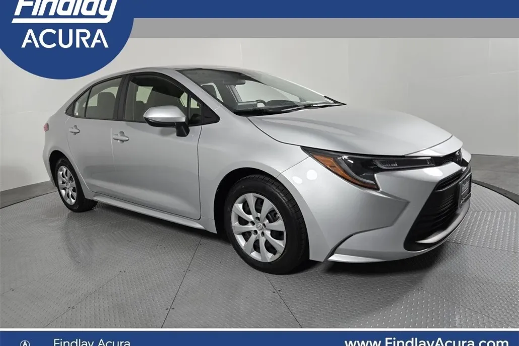 2023 Toyota Corolla LE photo 1