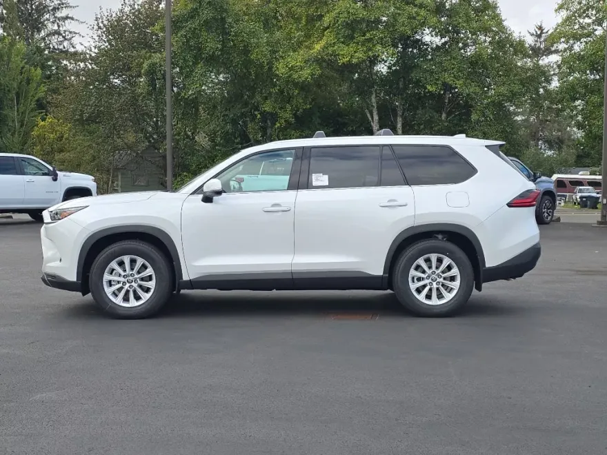2025 Toyota Grand Highlander XLE photo 1