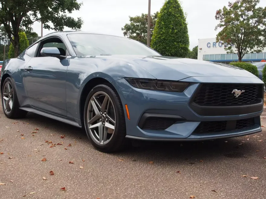 2025 Ford Mustang EcoBoost photo 1