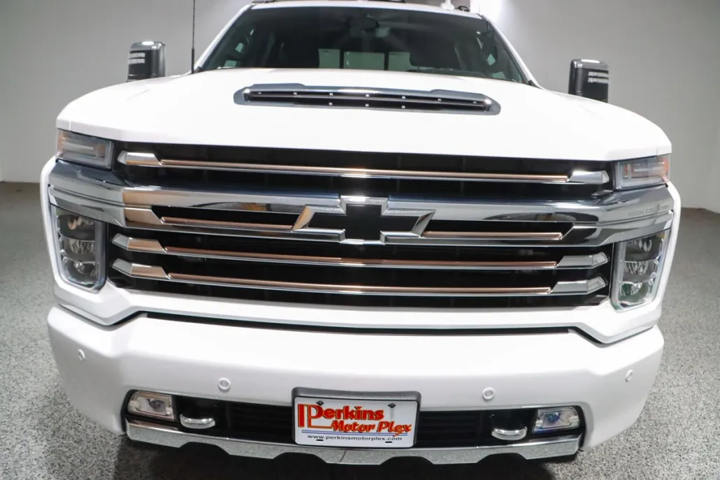 2023 Chevrolet Silverado High Country photo 1