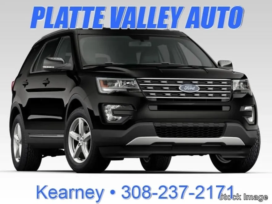 2017 Ford Explorer XLT photo 1
