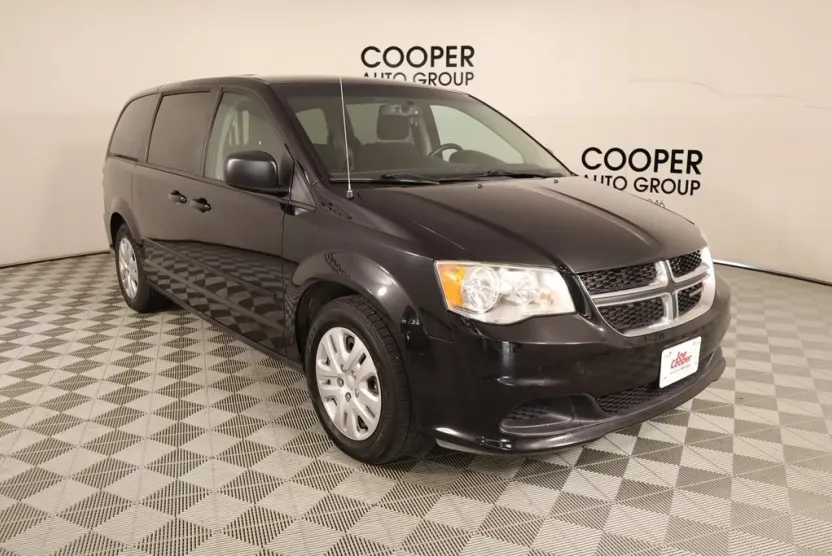 2017 Dodge Grand Caravan SE photo 1