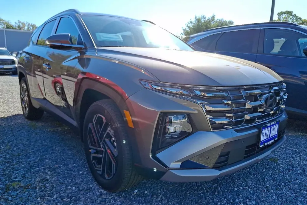 2025 Hyundai Tucson Hybrid Limited photo 1