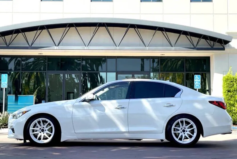 2021 Infiniti Q50 LUXE photo 1