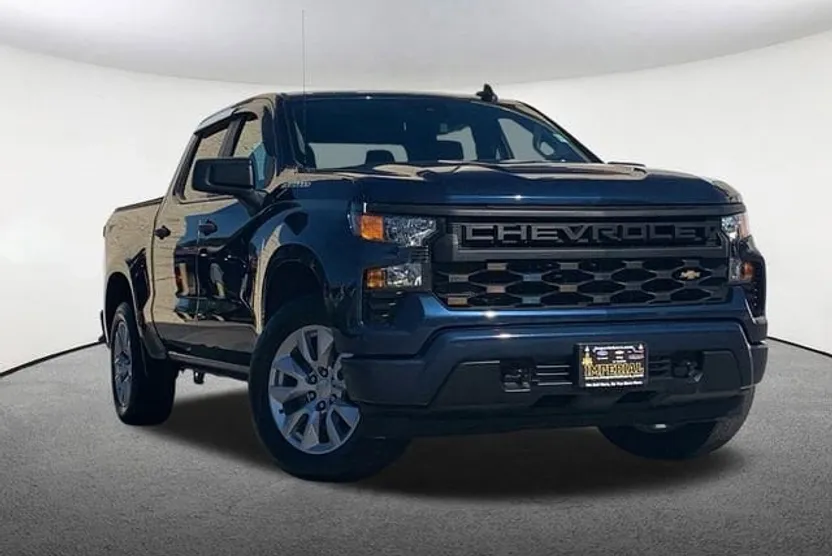 2023 Chevrolet Silverado 1500 Custom photo 1