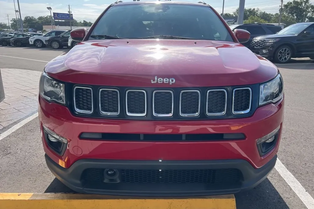 2019 Jeep Compass Latitude photo 1