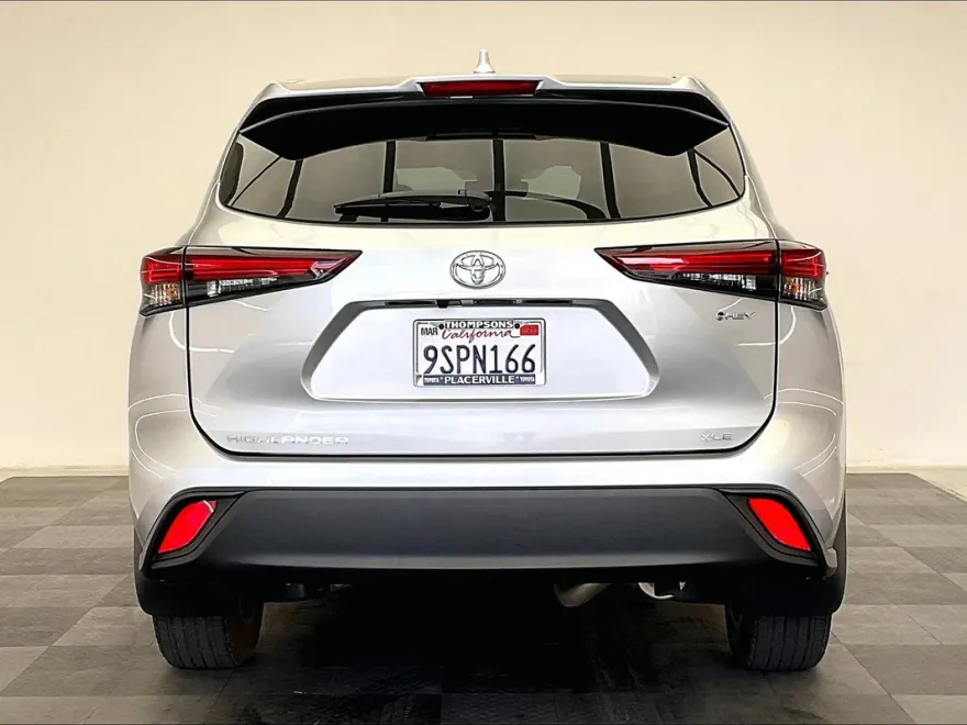 2025 Toyota Highlander Hybrid XLE photo 1