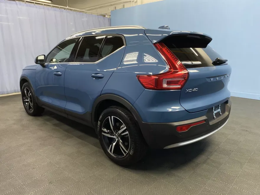 2025 Volvo XC40 Core photo 1