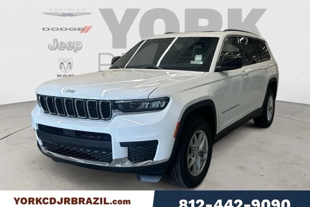 2025 Jeep Grand Cherokee Laredo photo 1
