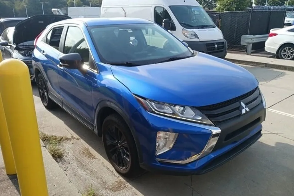 2018 Mitsubishi Eclipse Cross LE photo 1