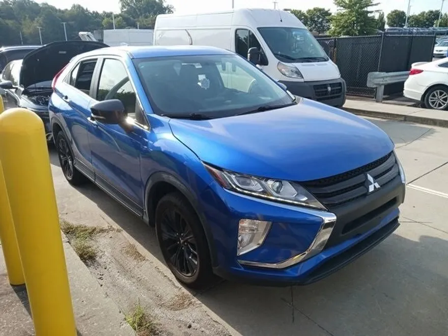 2018 Mitsubishi Eclipse Cross LE photo 1