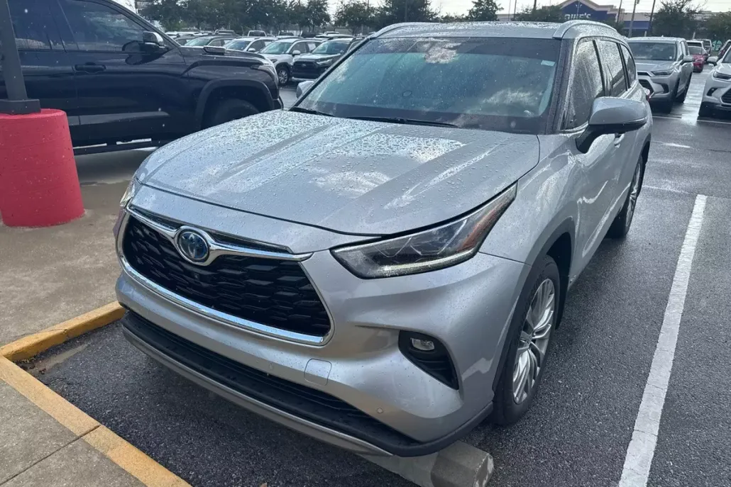 2023 Toyota Highlander Hybrid Platinum photo 1