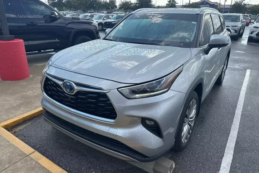 2023 Toyota Highlander Hybrid Platinum photo 1