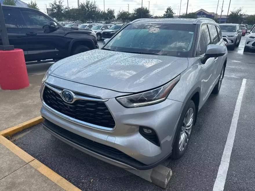 2023 Toyota Highlander Hybrid Platinum photo 1