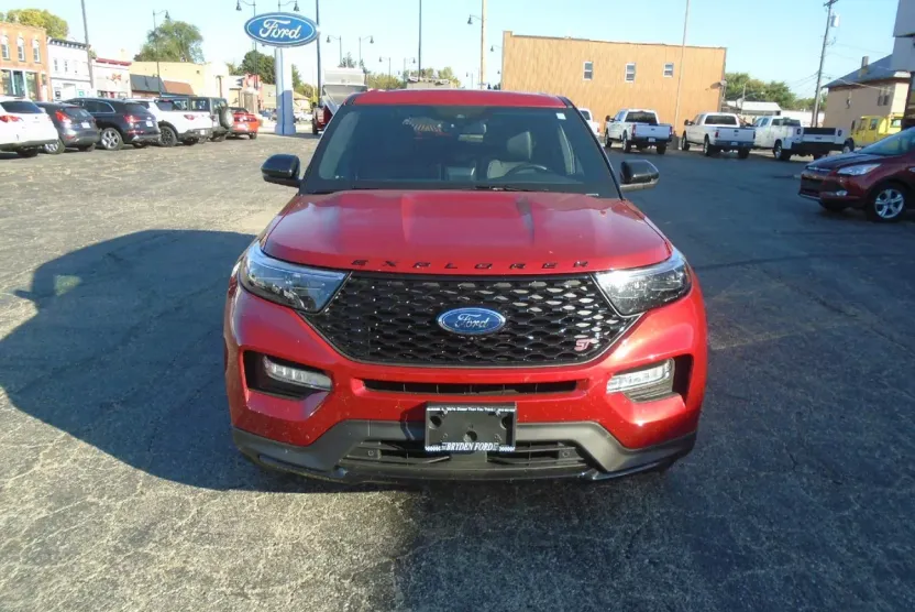 2021 Ford Explorer ST photo 1