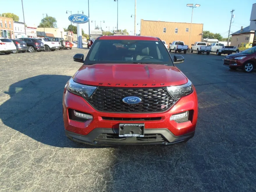 2021 Ford Explorer ST photo 1