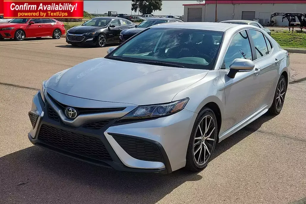 2023 Toyota Camry SE photo 1