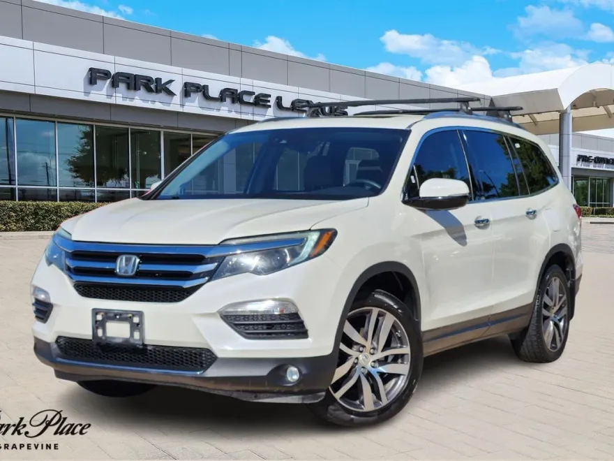 2017 Honda Pilot Elite photo 1