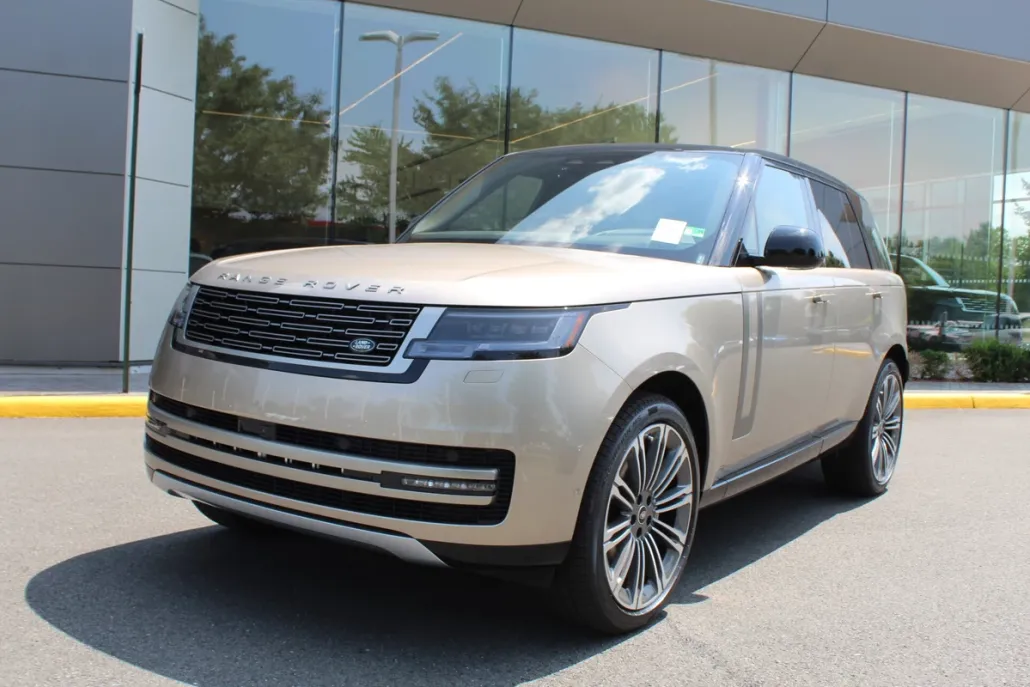 2025 Land Rover Range Rover SE photo 1