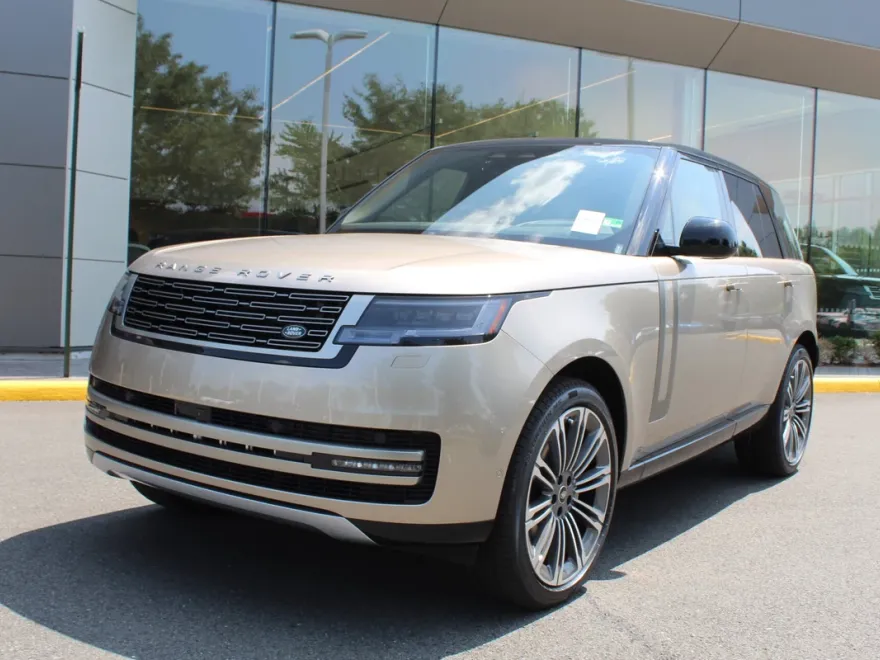 2025 Land Rover Range Rover SE photo 1