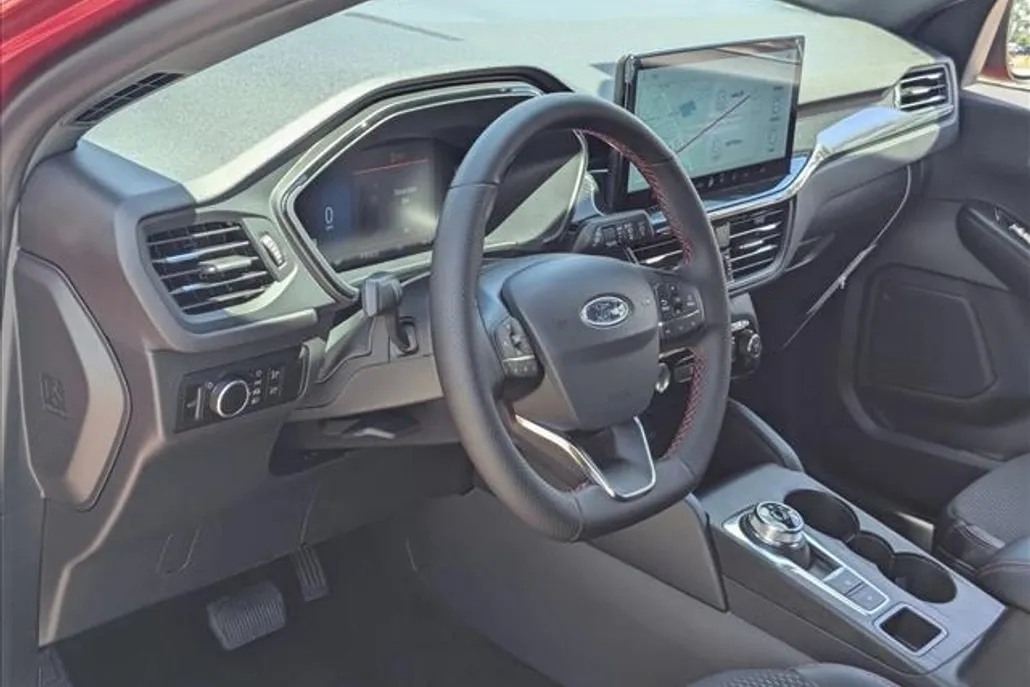 2025 Ford Escape ST-Line photo 1