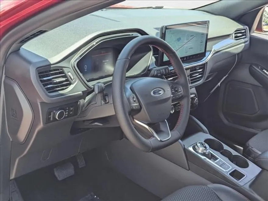 2025 Ford Escape ST-Line photo 1
