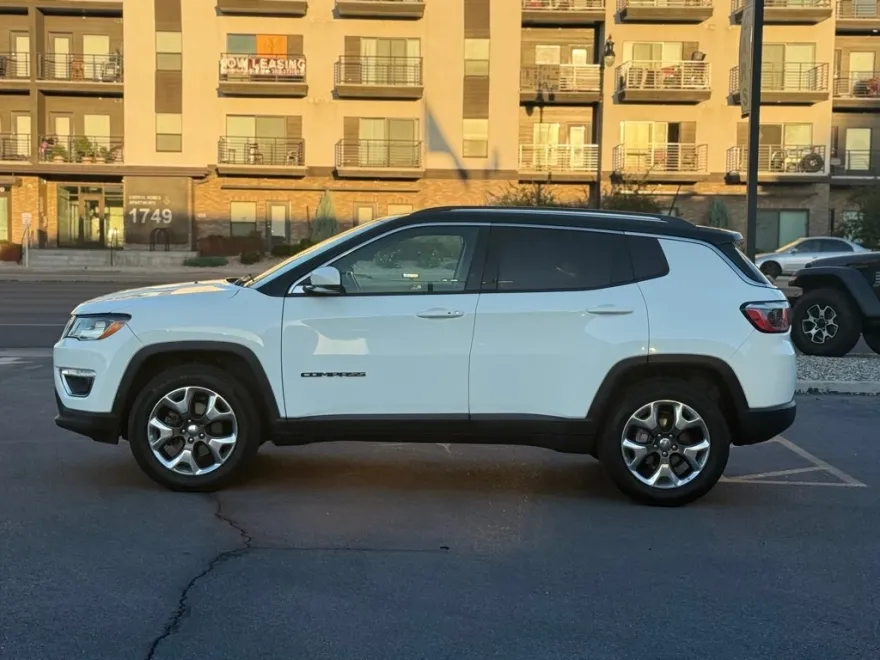 2017 Jeep Compass Limited photo 1