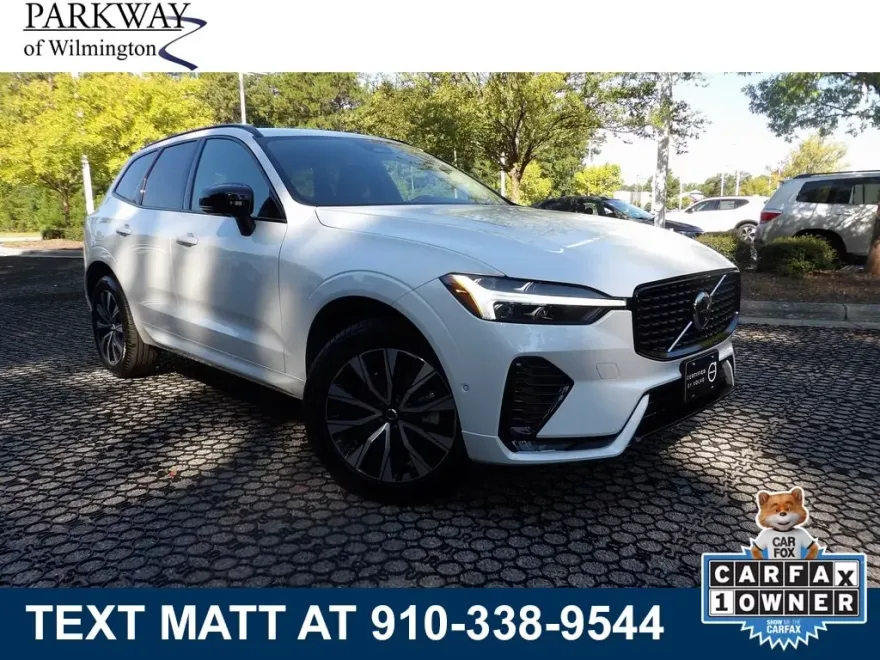 2025 Volvo XC60 B5 Plus photo 1