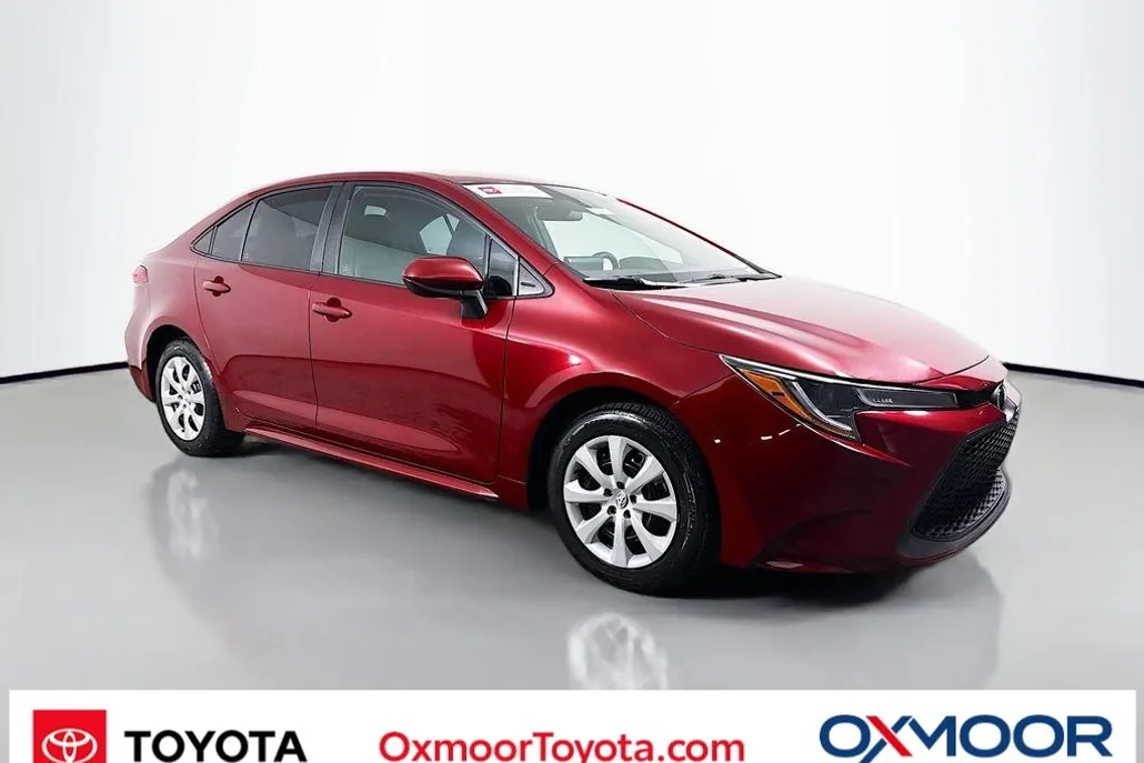 2022 Toyota Corolla LE photo 1